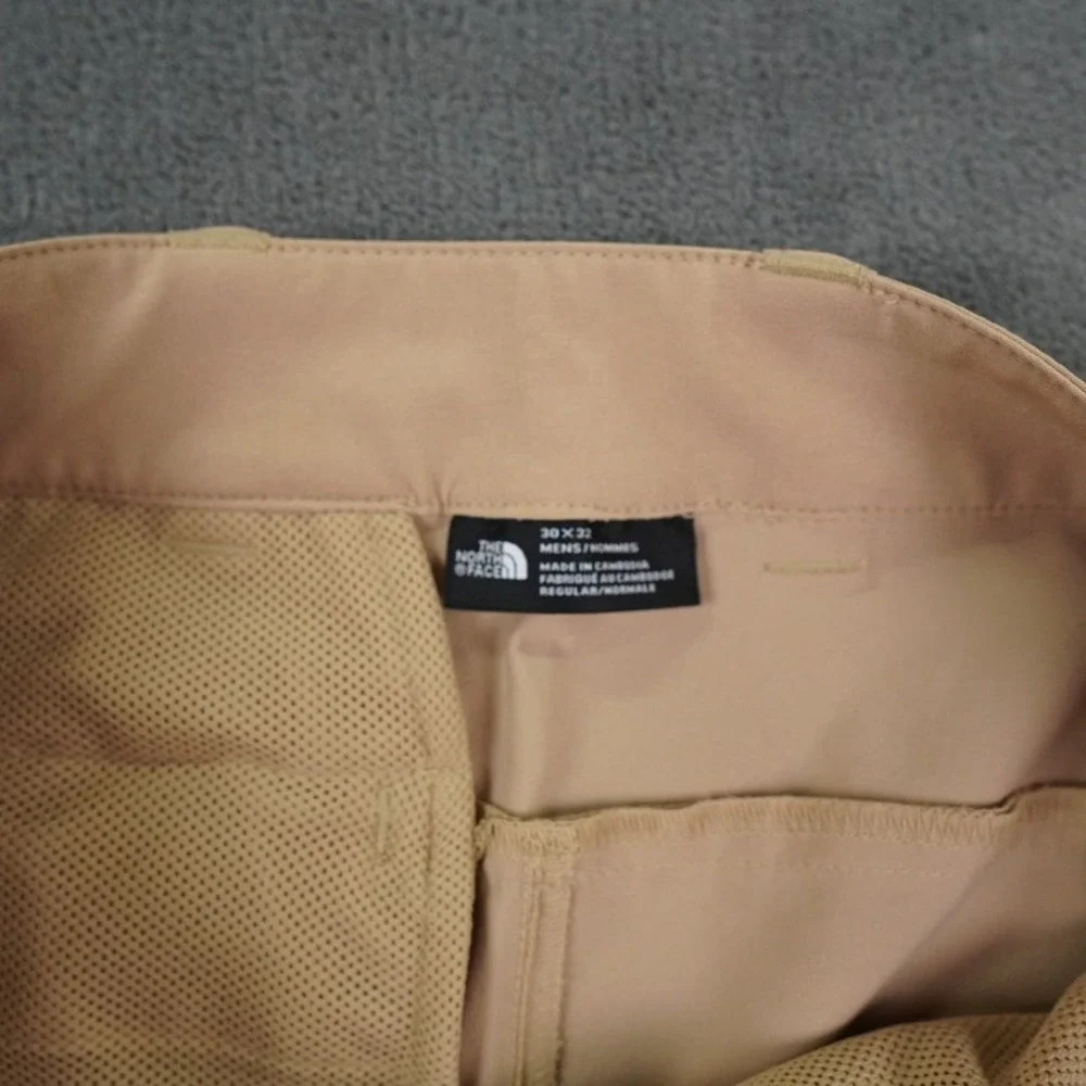 The North Face Convertible Pants Men 30x32 Tan Khaki Hiking Zip Off Logo Pants